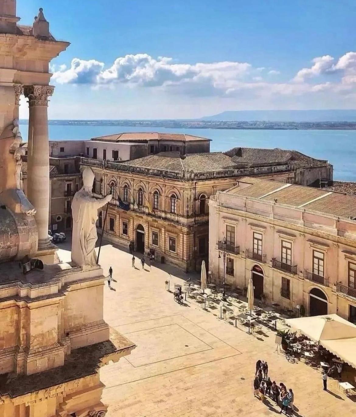 Aqua Suites Doria Syracuse Bagian luar foto